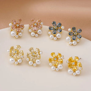 Small Zicon Flower With Pearl Earrings