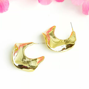 Abstract Shaped Golden Minimal Earrings